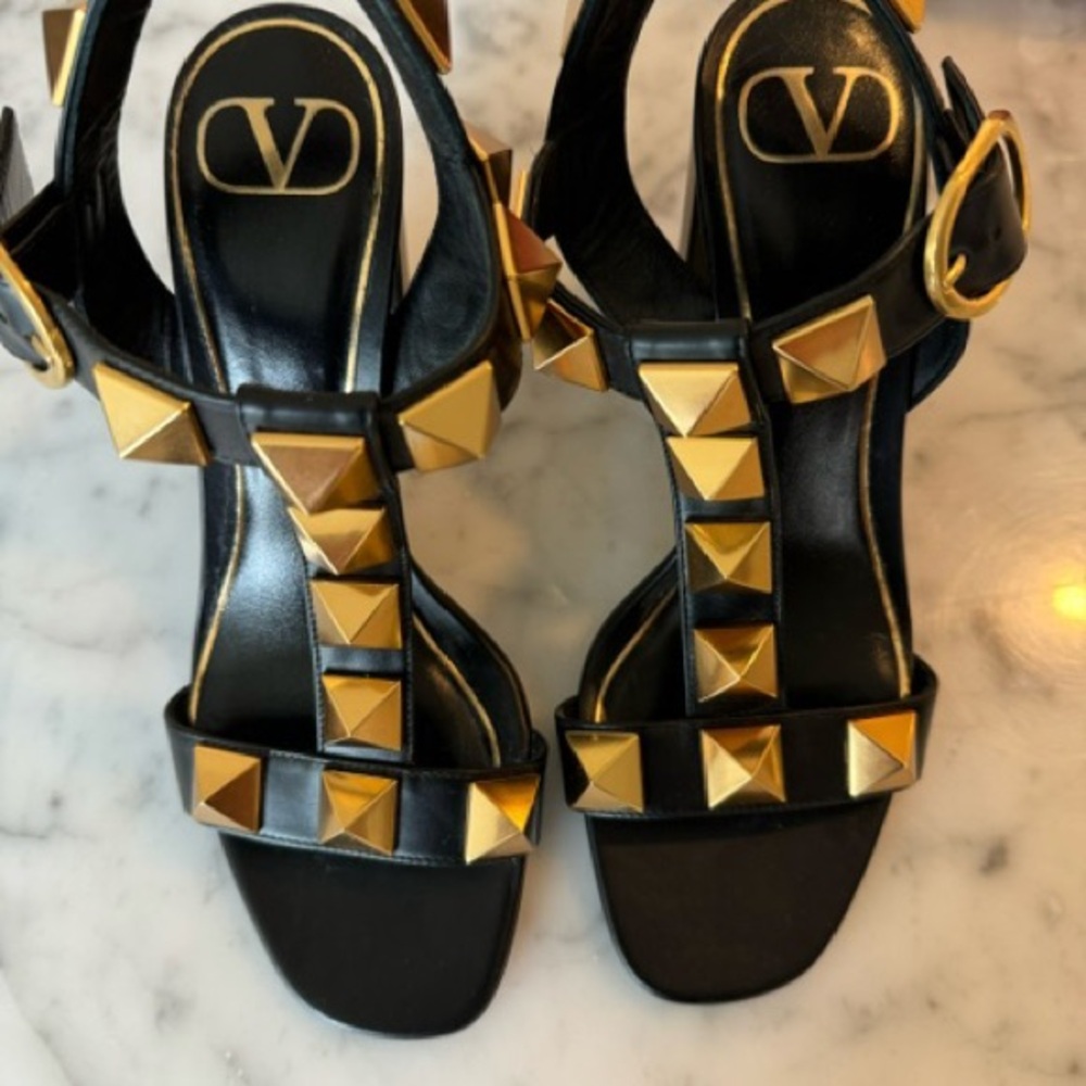 Valentino black roman stud shoes